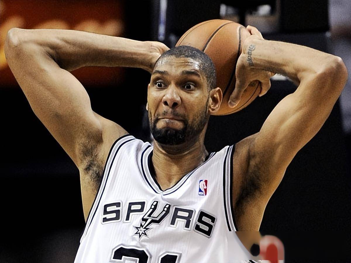 小弗拉迪米尔·格雷罗在 2021 年击出 48 轰，打破 22 岁以下单季本垒打纪录