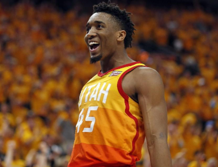 松井秀喜在 2012 年宣布退役，职业生涯横跨美日，被誉为亚洲重炮典范