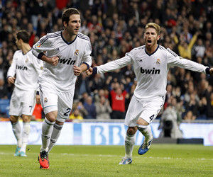 《战锤40K：战争黎明4》CG预告 展示兽人阵营