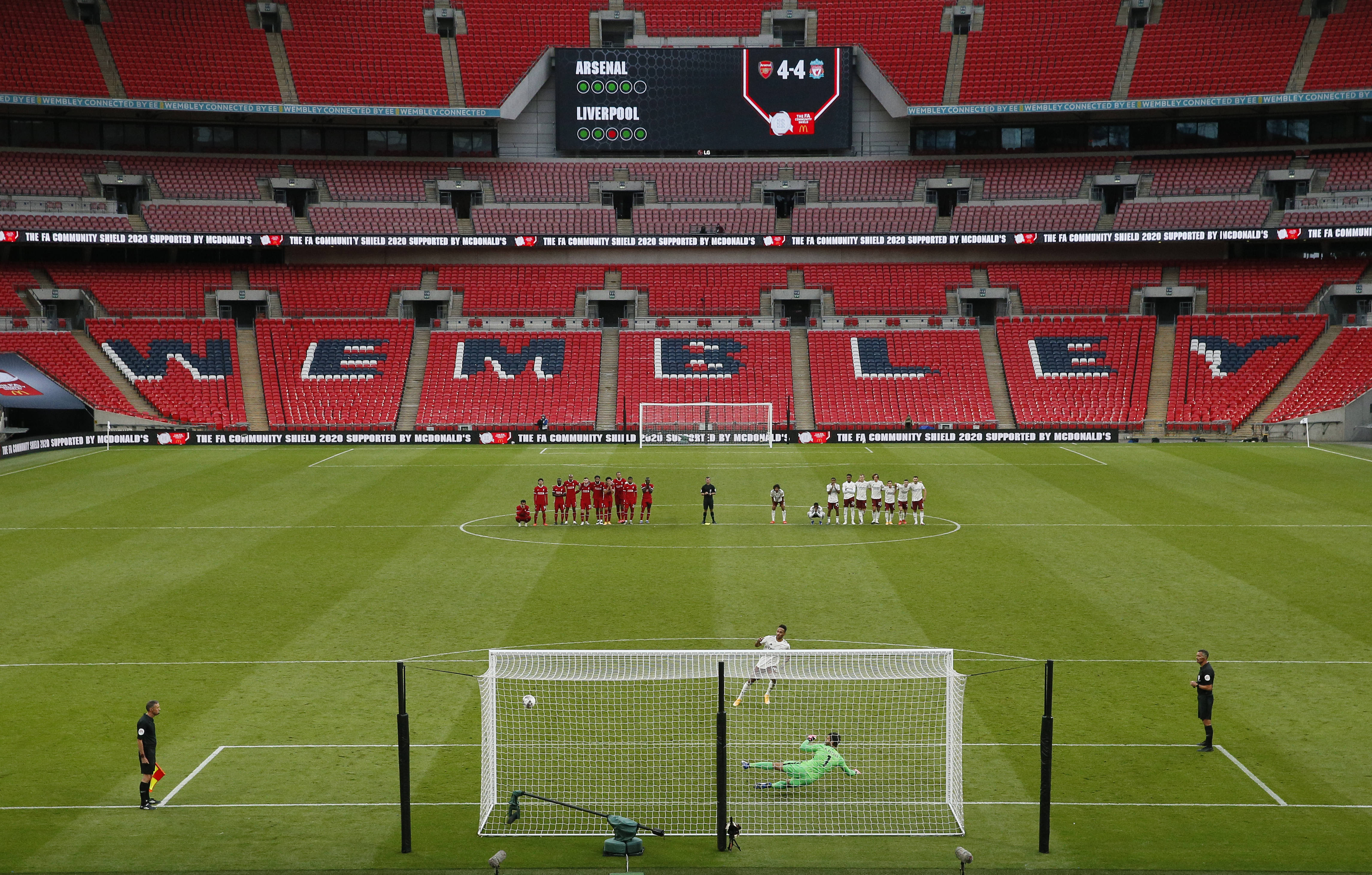 福克斯：哈珀和卡斯尔非常无私，我们还有更大的目标要去实现