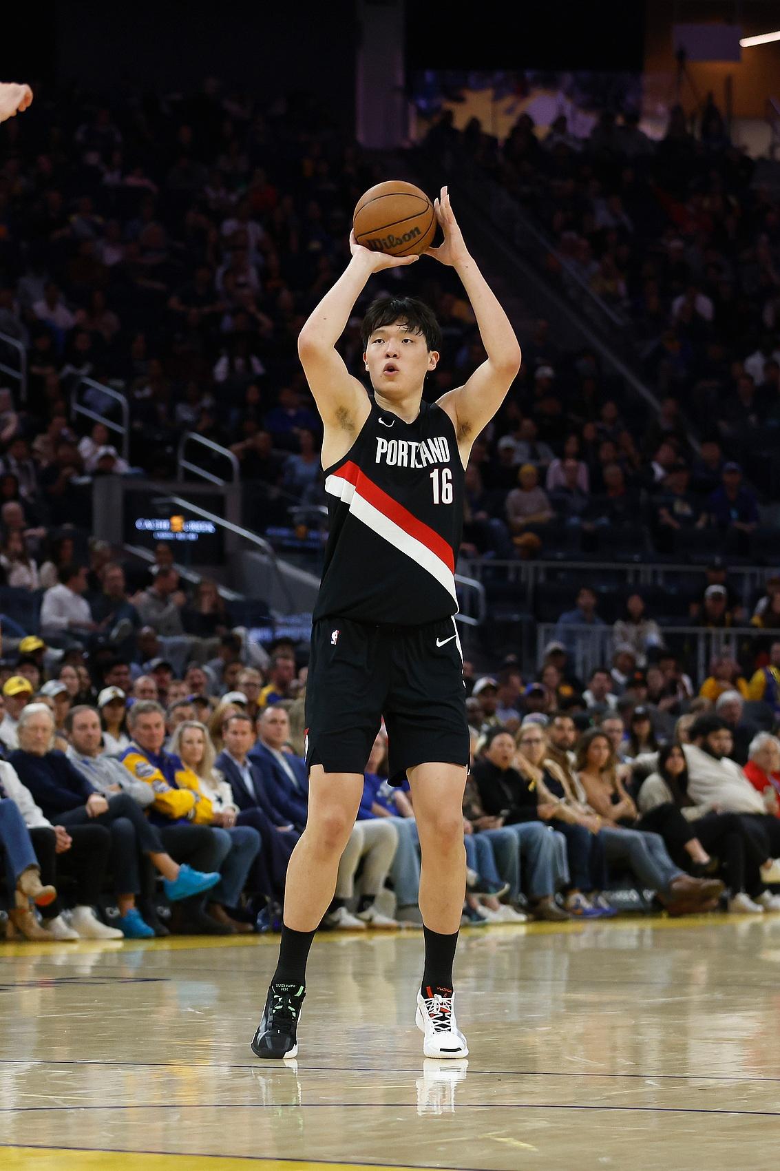 给赵勇高配一个助理教练。如果成绩不达标，助理教练可以上位